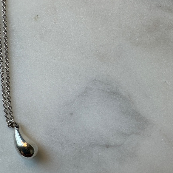 HP! ππ Tiffany & Co. Elsa Peretti Teardrop Pendant in Sterling Silver - Picture 10 of 11